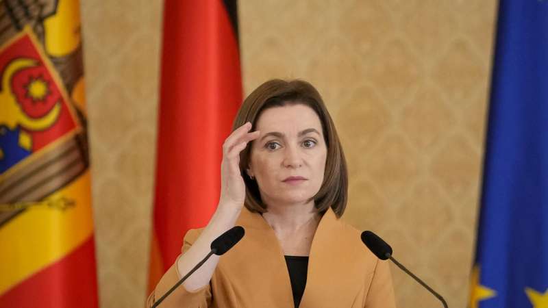 Экс-президента Молдавии напугала фашизация властей
