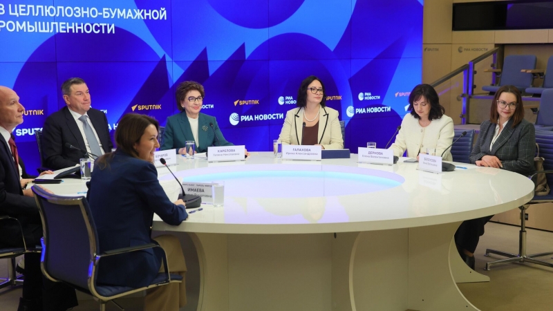 Эксперты: женские кадры поддержат целлюлозно-бумажную промышленность