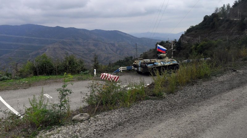Российские миротворцы выставили семь постов для безопасности в Карабахе